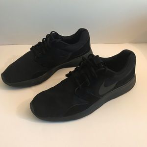 Nike All black shoes